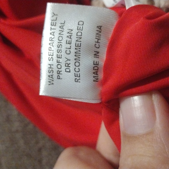 ForeFair Women’s Red Sleeveless Top – Size XS, Vibrant & Versatile - Picture 5 of 5